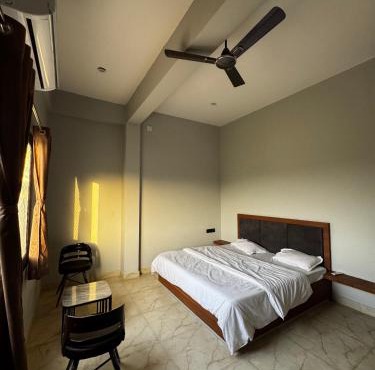 Bhagwati Hotel And Rooms