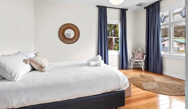 Bicheno Beach House - Location Location! in Glamorgan-Spring Bay