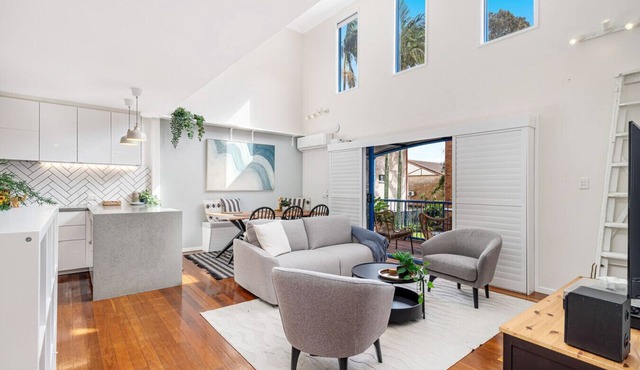 Biggera Breeze Retreat in Biggera Waters