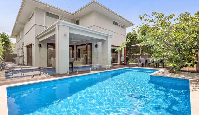 BOROONDARA | POOL | EXCEPTIONALLY GRAND | SORRENTO LUXURY in Sorrento