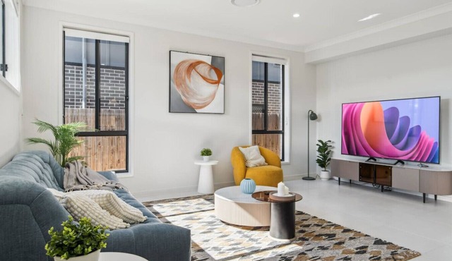 Brand-New 6BR HolidayHome | Beach&Shop | Workspace in Victoria Point