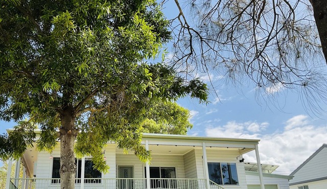 Breathtakingly Charming Cottage With Water Views in Buff Point