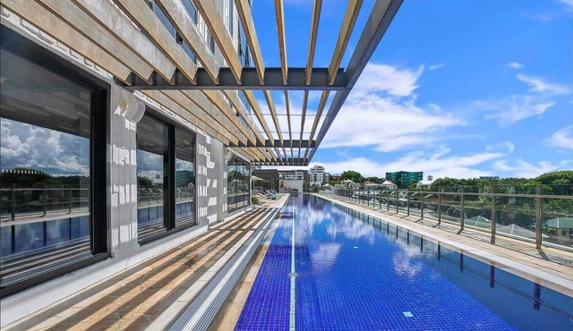 Bright Brisbane CBD resort-style escape in Spring Hill