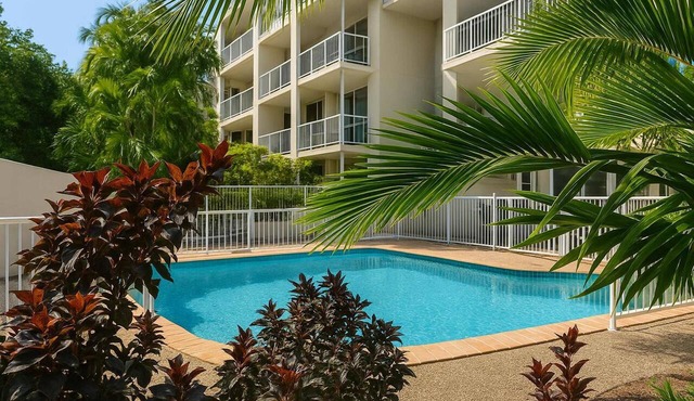 Broadbeach | 2Min to Beach | Pool | Free Parking in Broadbeach