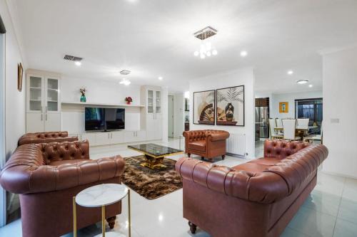 Bundoora Perfection - Luxury Family Oasis with pool in Bundoora