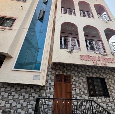 C R Vedpathak Homestay in Akalkot