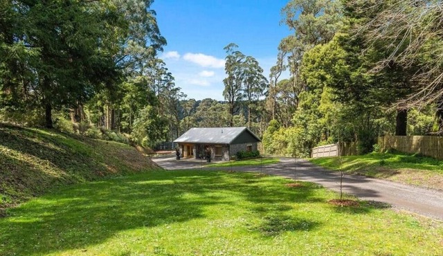 CABIN IN THE MIST, MOUNT MACEDON in Mount Macedon