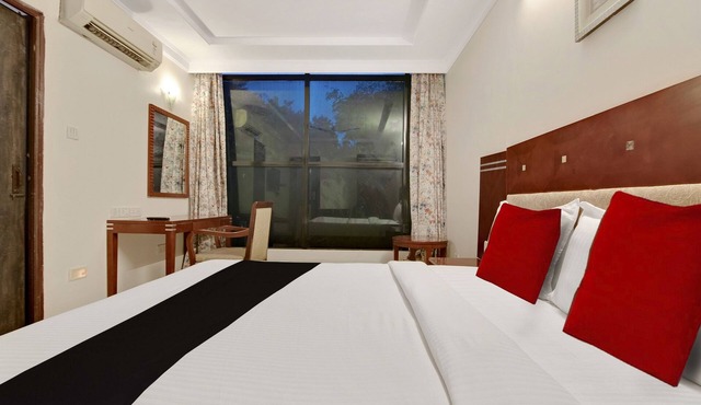 Capital O 11148 Amethyst Business Hotel