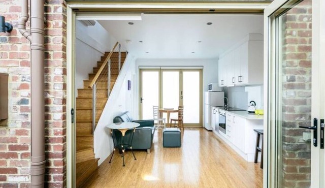Central apartment with private courtyard, walk everywhere in Fremantle! in Fremantle