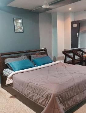 Citadel Cozy Homestay with single AC bedroom in Kolhapur