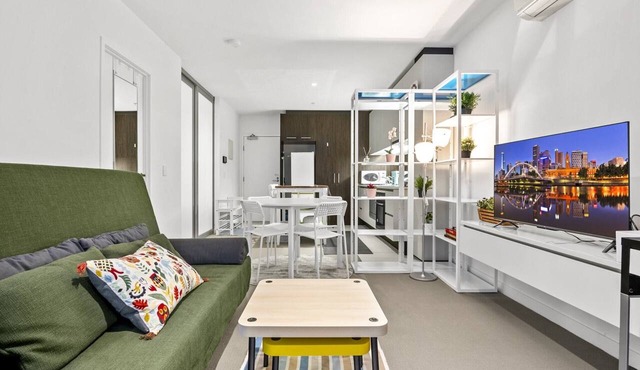 City-View 2-Bed Apartment Melbourne CBD in Melbourne