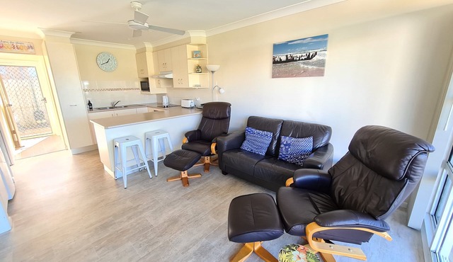 CJ's Seaside Getaway - UNIT 3 in Woolgoolga
