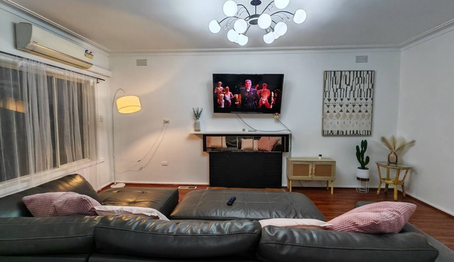 Close to Airport, Walk to Train in Campbellfield