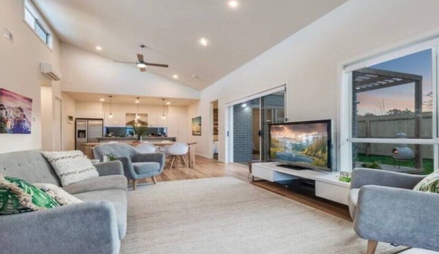 Close to the Coast & GMHBA stadium Belmont in Belmont