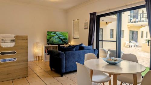 Coastal Comfort - 1 bedroom beachfront apartment in North Ward