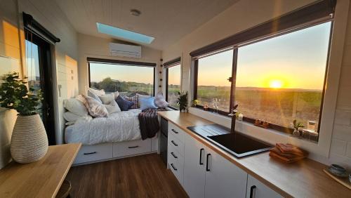 Coastal Sunset Tiny Home - Port Fairy Tiny Homes in Killarney
