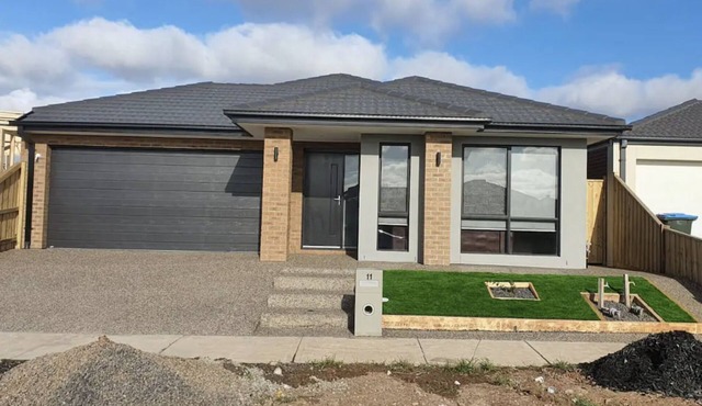 Comfortable stay with Movie/Sport App on TV in Tarneit