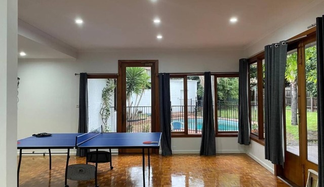 Comfy 5 Bedroom retreat stay at Melbourne! in Brighton East