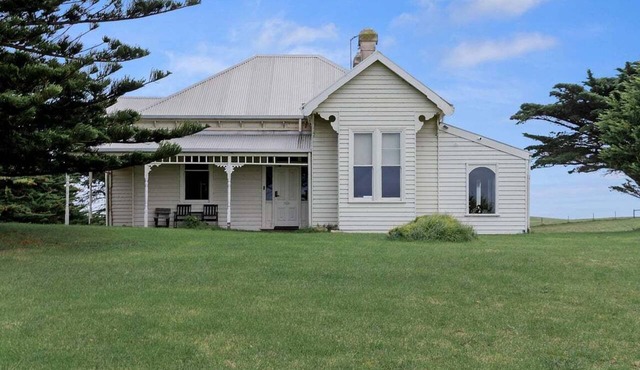 Cork Hill Retreat - Charming & Historic with Natural Beauty in Cape Bridgewater