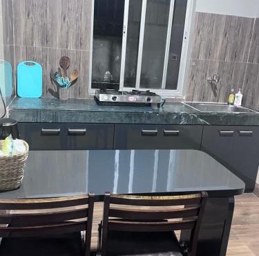 Cosy 1 BR with kitchen
