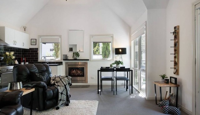 Cottage 4A- sweet retreat with spa in Daylesford in Daylesford