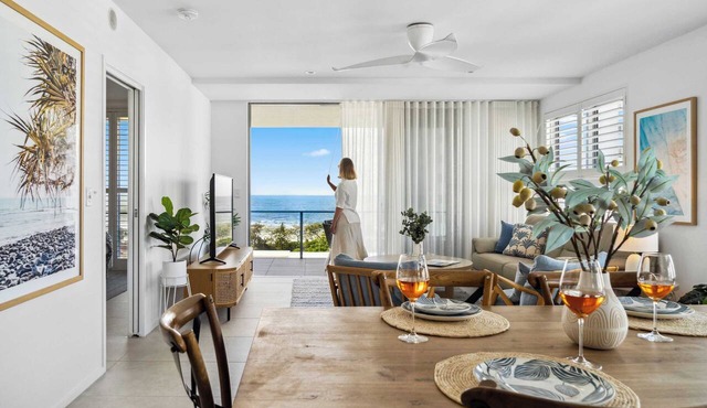 Cotton Tree Ocean Views + Romantic Getaway in Maroochydore