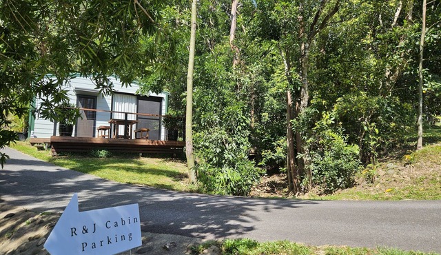 Couples Retreat spa & massage cabin Cairns in Gordonvale