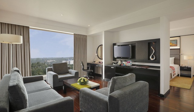 Crowne Plaza Pune City Centre by IHG