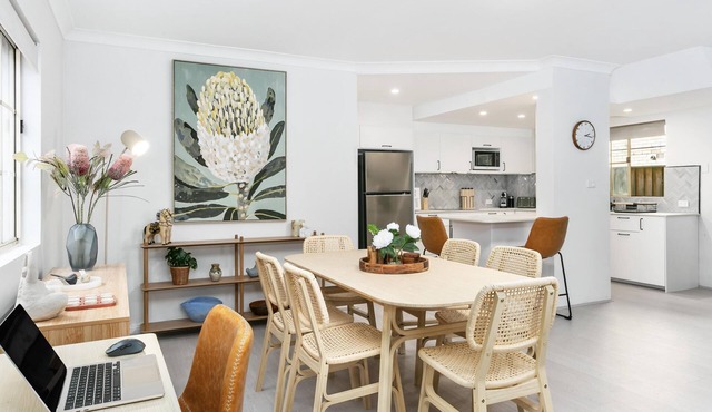 Crows Nest - ER138 - Ernest Street - Stylish townhouse, spacious layout, walk to shops and transport. in Crows Nest