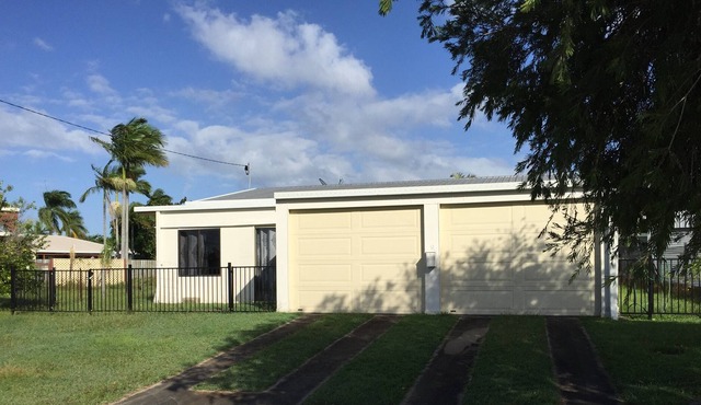 Cute Little House with air conditioning in Tin Can Bay