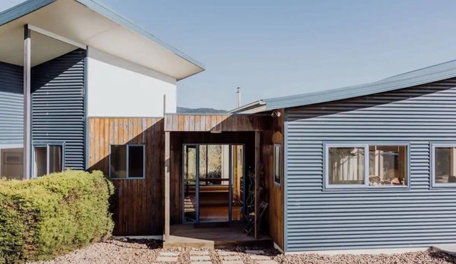Deep Bath - Outdoor Shower - Falmouth Escape in Break O'Day