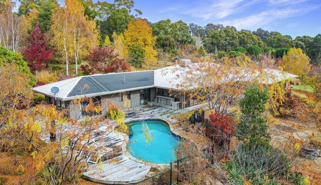 Delatite Valley: 4 BR, 3.5 BA House in Merrijig, Sleeps 12 in Merrijig