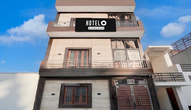 DeluxeHotel Maa Gargi Dham in Ayodhya