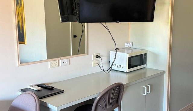 Deniliquin Country Club Motor Inn in Deniliquin