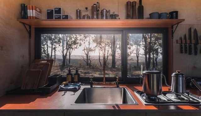 Designer Off-Grid Cabin Retreat by Famous Startup - Frankie in Warrenmang