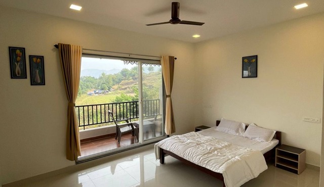 Divine Stay Inn Resort in Wai