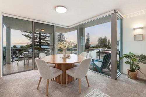 Dwell at 38, Oceanfront Apartment in Bargara