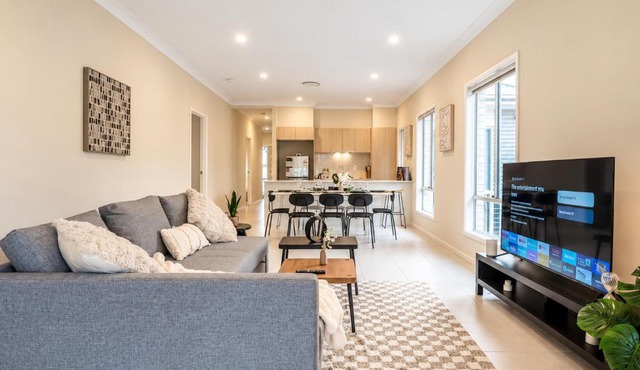 Easy Days & Soft Mornings between BNE City & GC - Holiday Home in Loganlea