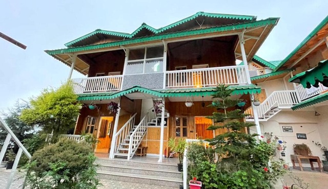 EKO STAY - Oakwood Villa