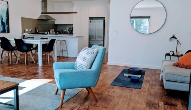 Elegant Cosy Ballarat Central Getaway with Tesla Charger in Ballarat Central