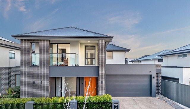 Elegant Mansion in Lightsview | By Host Solutions in Lightsview