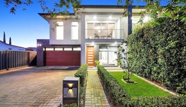 Elegant Stay at Klemzig | Luxury on Adelaide City Fringe/CBD in Klemzig
