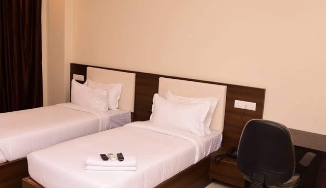Elephant Suites Brookefield # 18