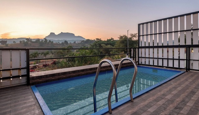 ELIVAAS White House 7BHK Villa in Igatpuri