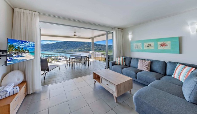 Endless panoramic views of the Whitsundays at 333 in Airlie Beach