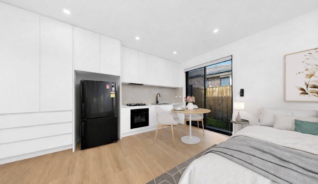 Enjoy New Modern Luxury Stay -1 Bedroom Studio With Full Amenities in Wollert