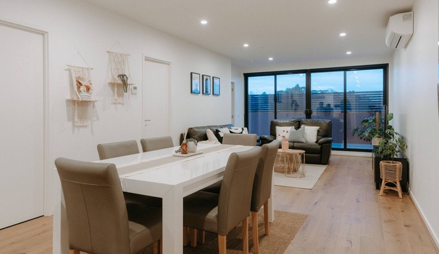Entire Spacious 3BR Luxe Apt in Camberwell in Camberwell