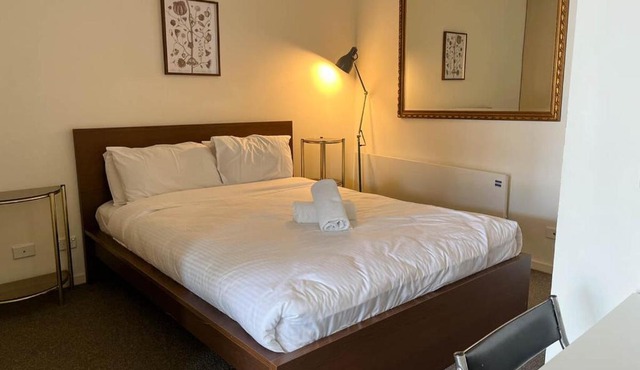 Explore Melbourne from this Chic 1BR in Windsor in Melbourne