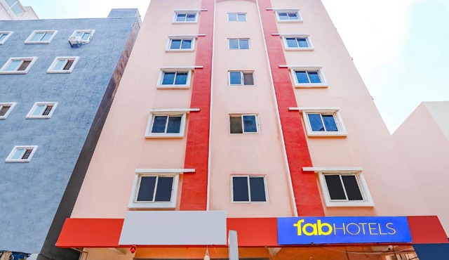 FabHotel Blue Spring - Near Hi-tech City Metro Station