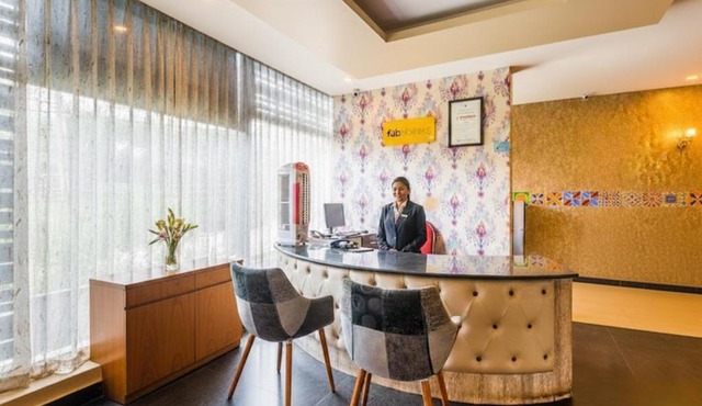 FabHotel VJR HSR